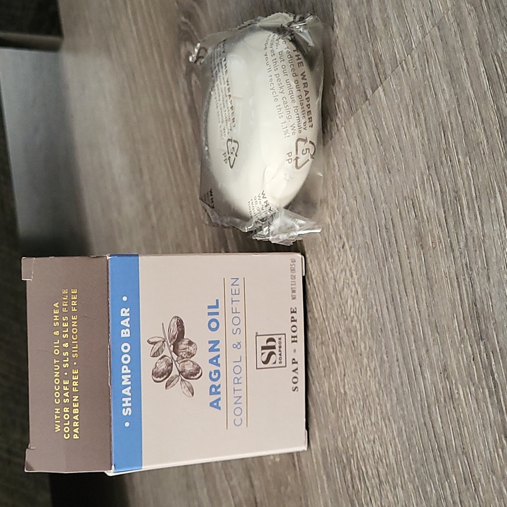 Argan oil shampoo bar size 3.1 oz, 87.5 g and white